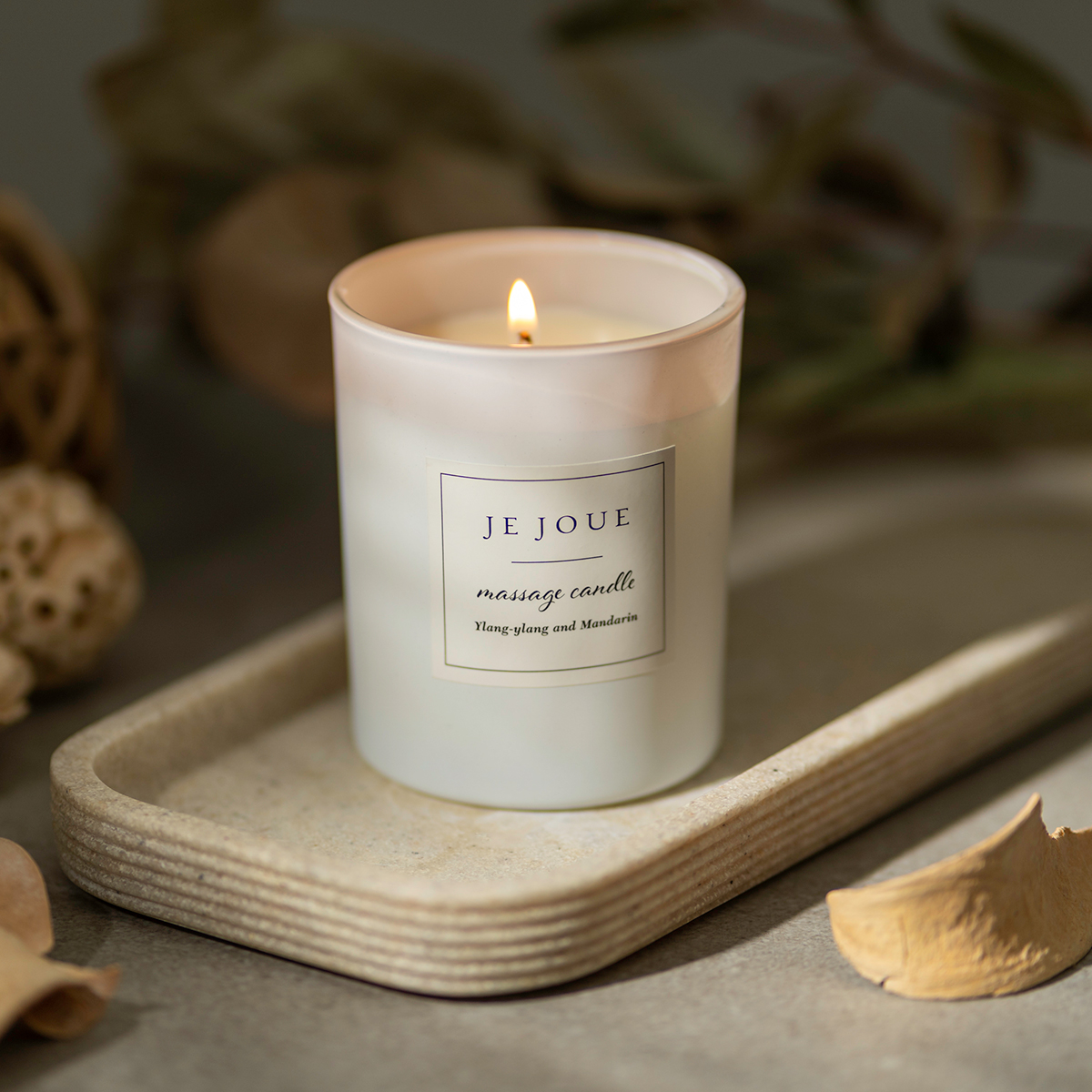 Je Joue luxury massage candle for sensual candle massage and intimate nights with soothing sex candles.