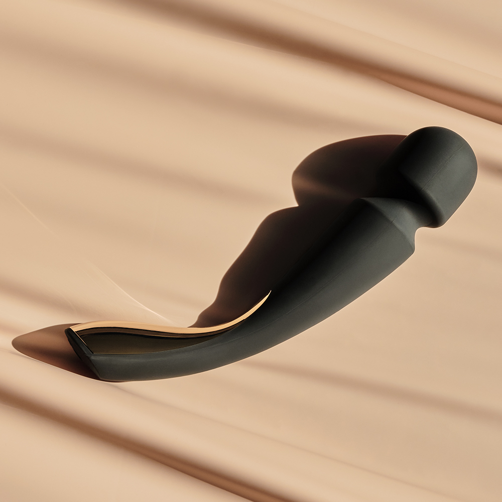 LELO Smart Wand 2 Medium Wand Massager. 